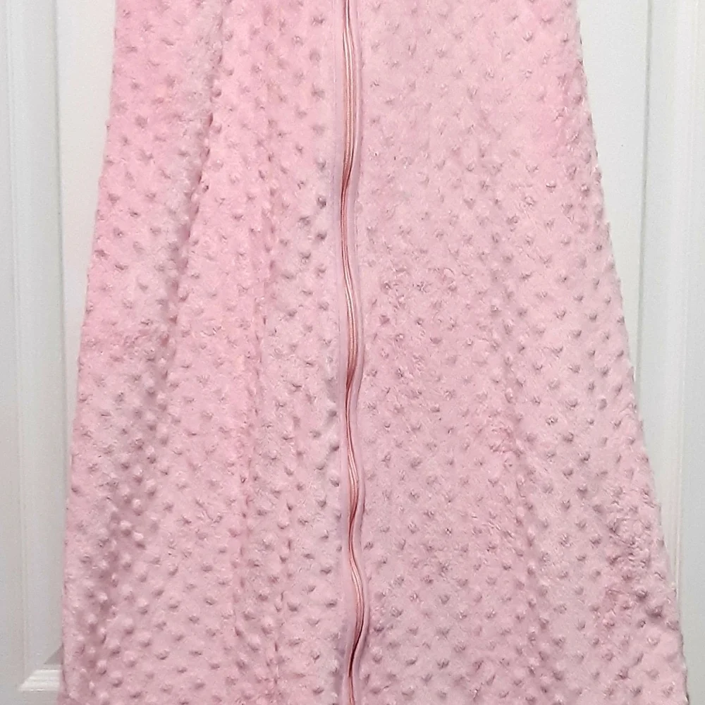 Pink Textured Hooded Kids Blanket - Cozy Wearable Bib